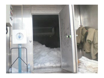 มัลดีฟส์ -- เครื่องทำน้ำแข็งแผ่นและที่เก็บน้ำแข็ง